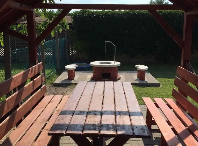 In 18379 別荘 バラトンフェニヴェシュ