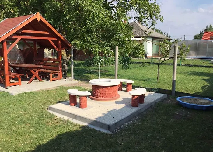 In 18379 * バラトンフェニヴェシュ