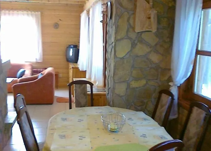 In 18379 * バラトンフェニヴェシュ